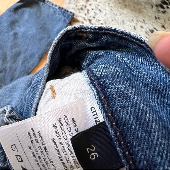 CITIZENS OF HUMANITY Distressed Emerson Jeans Size 26 - Picture 5 of 11